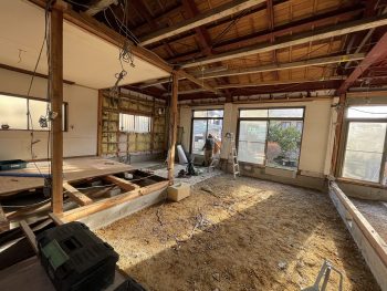 全面改装リフォーム　解体工事後