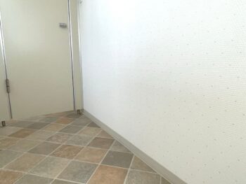 秀美装のトイレの表装です