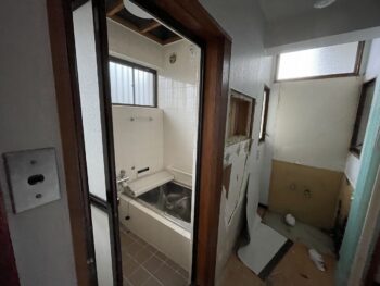 浴室・洗面室解体中