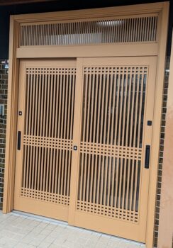 たった一日で玄関が生まれ変わりました。